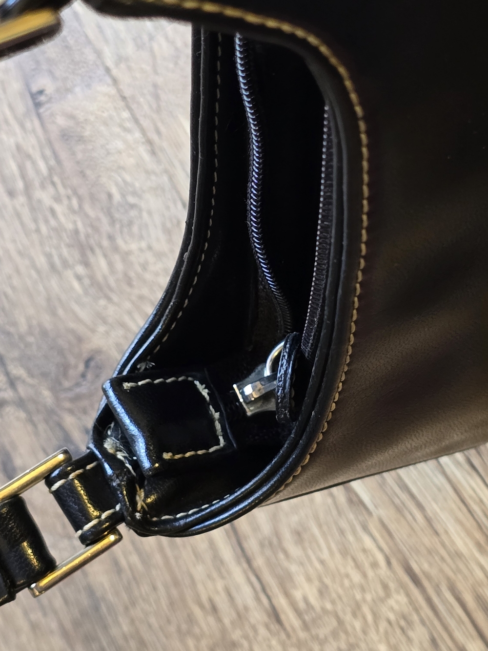 Liz Claiborne Mini Black Shoulder Bag - Picture 10 of 11